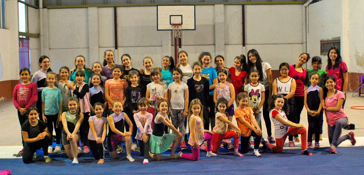 La gimnasia rítmica de Sportivo Federal representa otra de las disciplinas fuertes con un nutrido grupo de alumnas. 