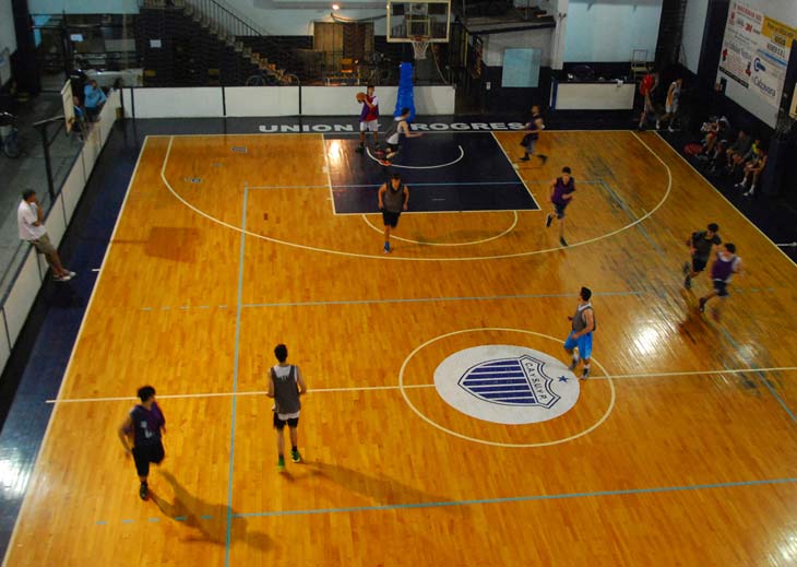 El básquet es parte importante en la vida institucional y deportiva de Unión y Progreso. (Foto: Enrique Galletto).