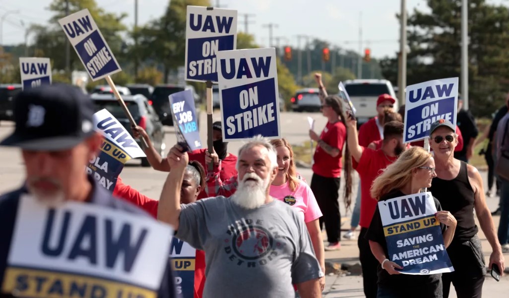 Los trabajadores automotrices de EEUU llamaron a histórica huelga para exigir mejores condiciones de trabajo – Diario El Ciudadano y la Región