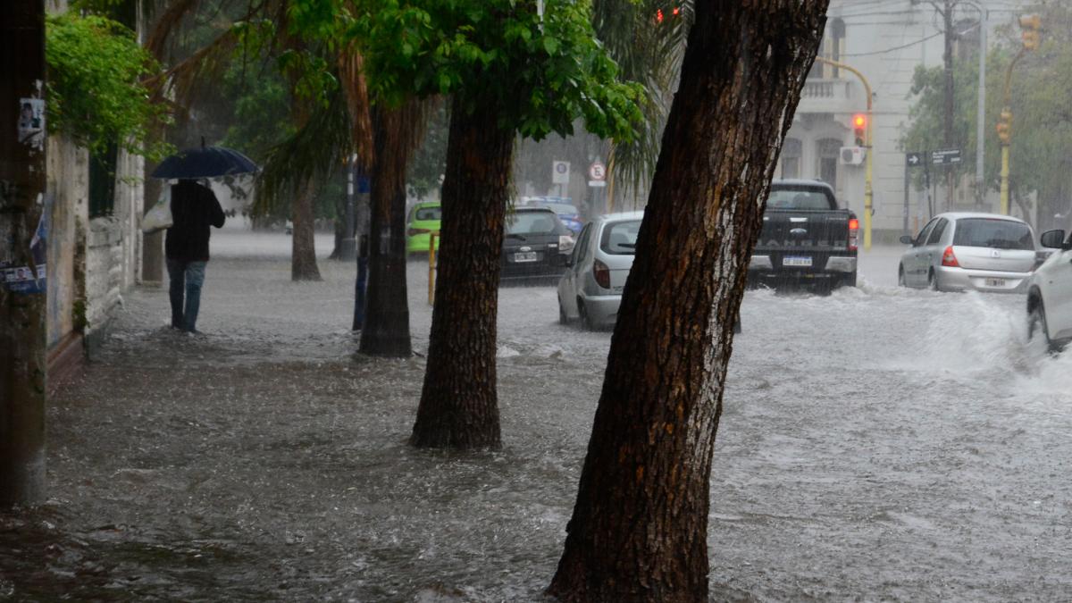 Alerta y evacuados en el norte de Santa Fe por las intensas lluvias ...