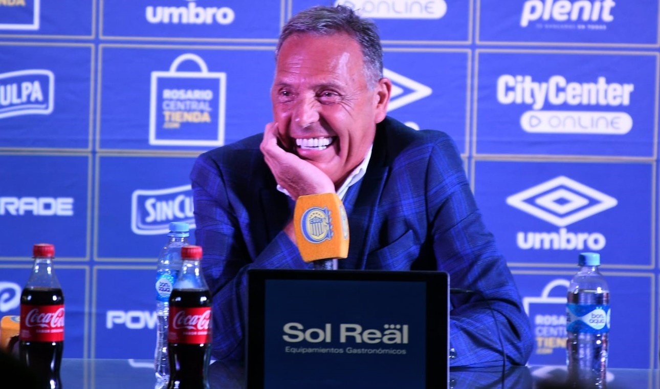 Miguel Ángel Russo: Técnico do Rosario Central segue internado com quadro infeccioso