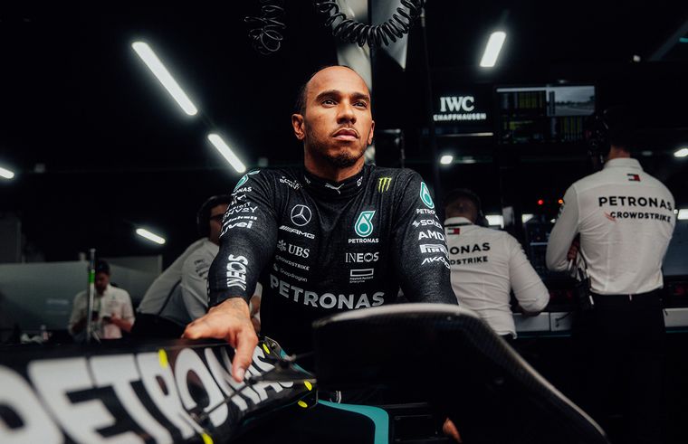 Lewis Hamilton no se fue de Mercedes y la guerra por irse a Ferrari en ...