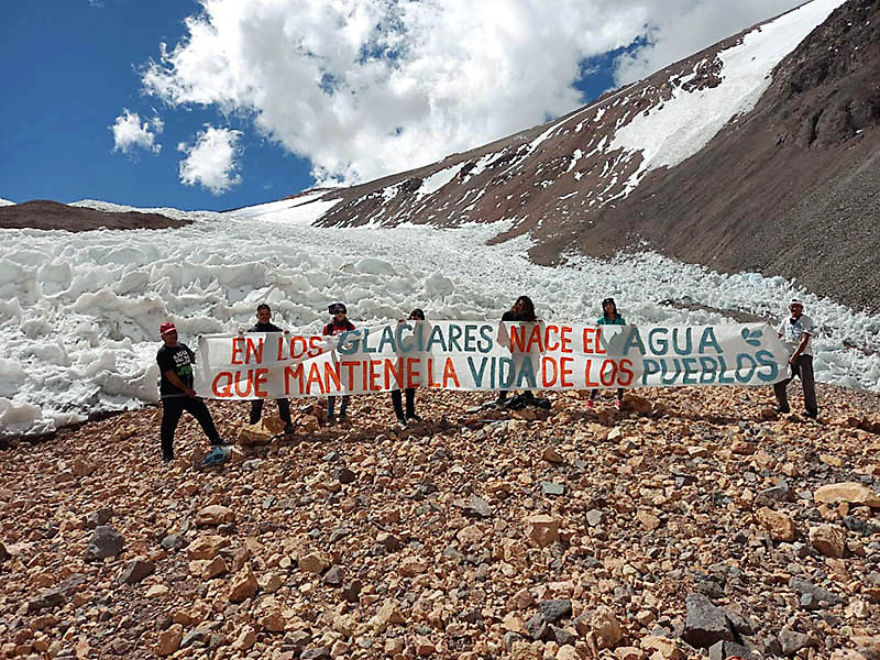 Pueblos originarios contra la modificación de la ley de glaciares y la ...